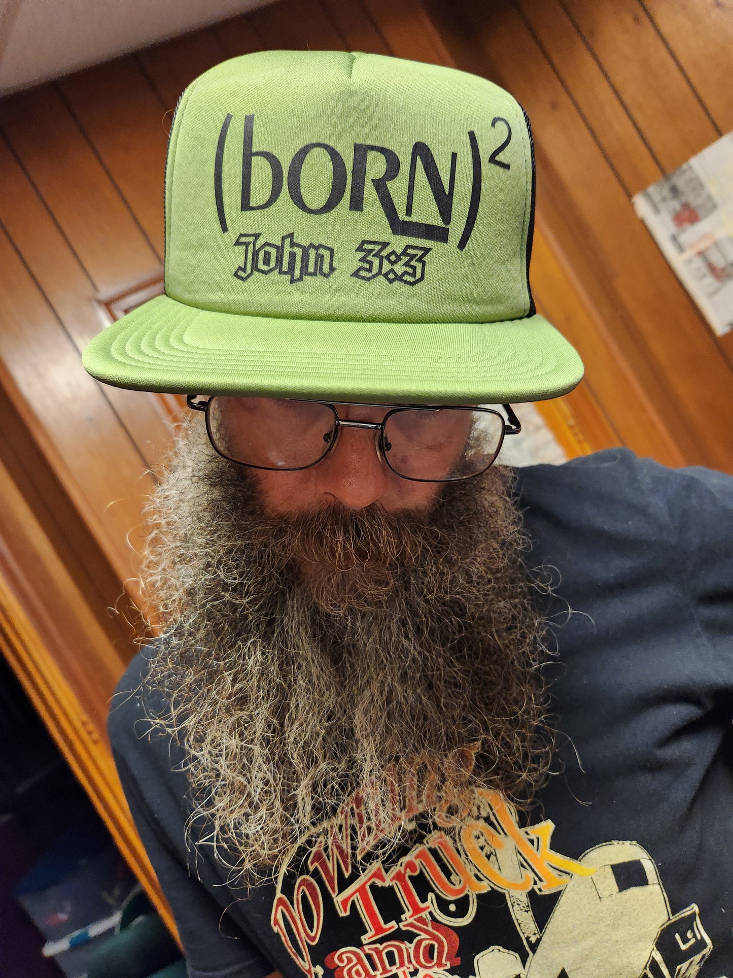 Born 2 Hat